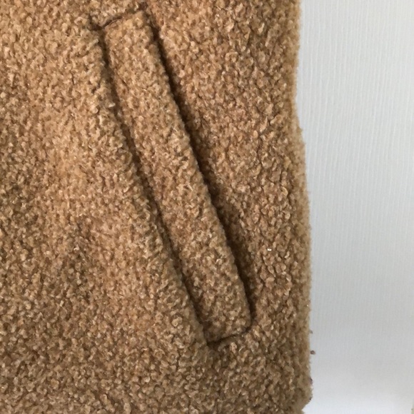 Reversible red/tan vest - Picture 4 of 14